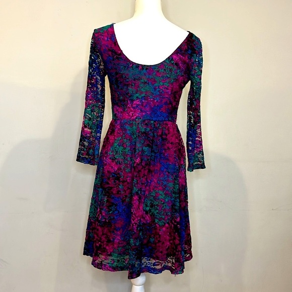 Vibrant Lace Fit and Flare Knee Length Dress - Picture 3 of 4